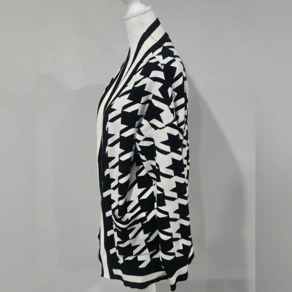 Houndstooth Cardigan - Picture 2 of 5